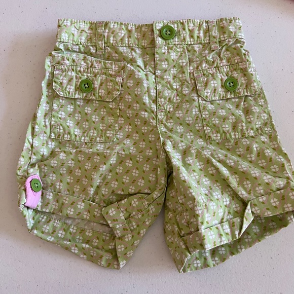 💕💚💕An adorable set of matching shorts and shirt. GAP 18-24M - Picture 13 of 17